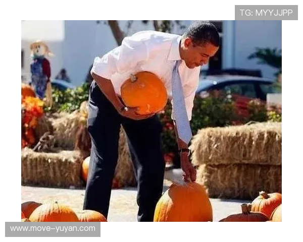 足球明星带宠物散步 展现运动员亲民一面与生活趣味 足球明星带宠物散步 展现运动员亲民一面与生活趣味